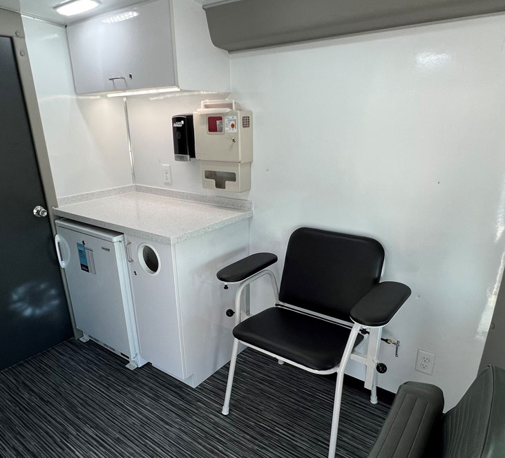 Mobile Medical Clinic Cabinets Picture