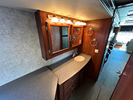 2008 Freightliner X Line Motorhome Picture 10e