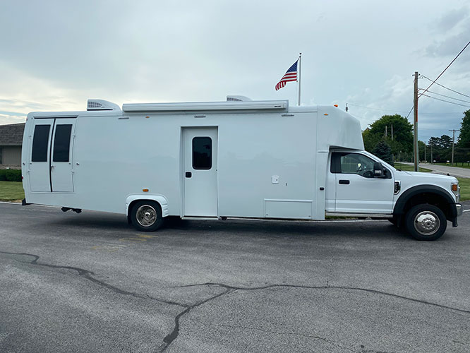 Two Room Mobile Health Unit with Wheelchair Lift Picture 2b