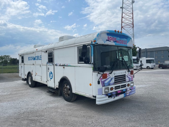 1994 Bluebird Specialty Bus Picture 1b